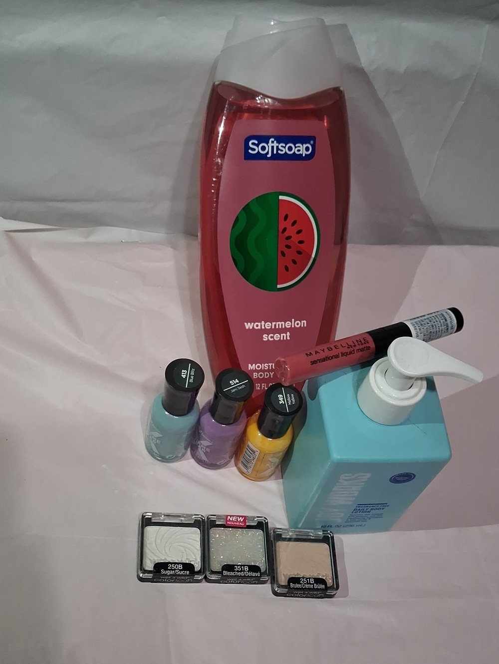 ✨ NIB 9-Piece Beauty & Bath Bundle - Softsoap, BBW, Maybelline, Wet n Wild ✨